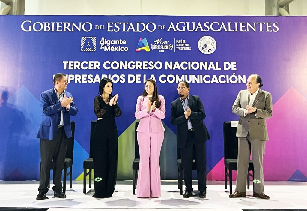 Gobernadora Tere Jiménez inaugura el Tercer Congreso de la Coneme: &quot;Los medios de comunicación son el arma más poderosa contra la tiranía&quot;