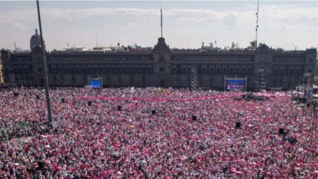 amlo-dice-que-si-se-tiene-que-izar-bandera-durante-marcha-de-marea-rosa-el-domingo