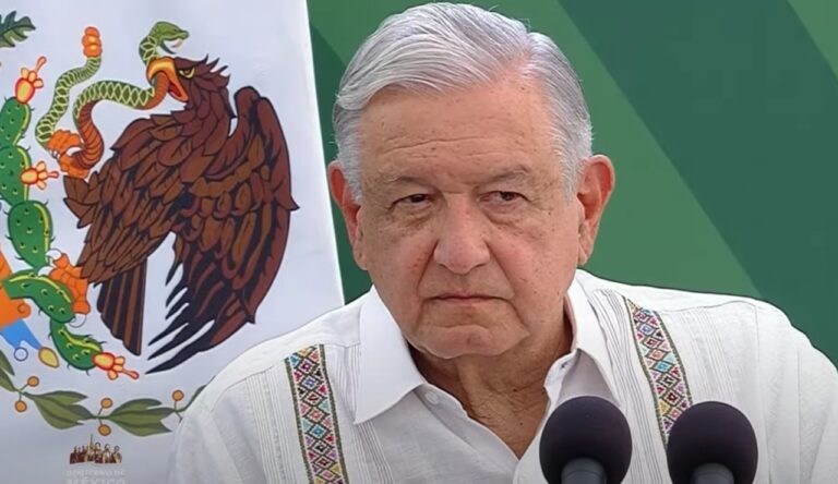 amlo_bandera (1)