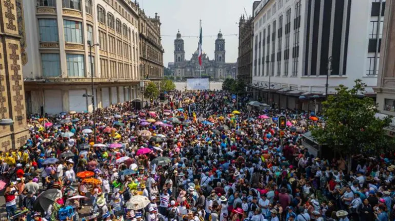 batres-zocalo-peatonal-carnaval