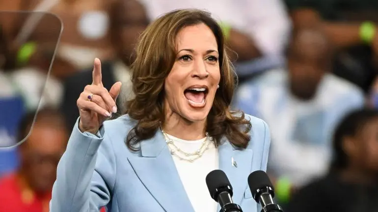 kamala-harris-trump-encuesta-cbs