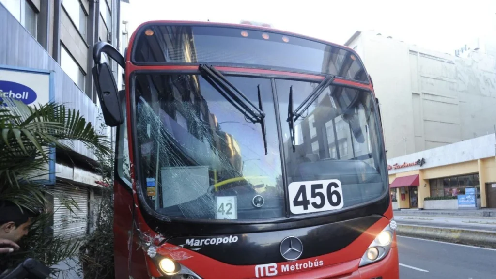 2704776b28bd4778a1e83843dfdf12ee