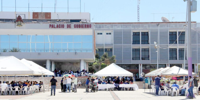 burócratas en negociaciones de incremento salarial