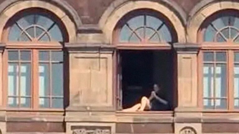 32560264a9ac4c2da222e4e145ab7b2f