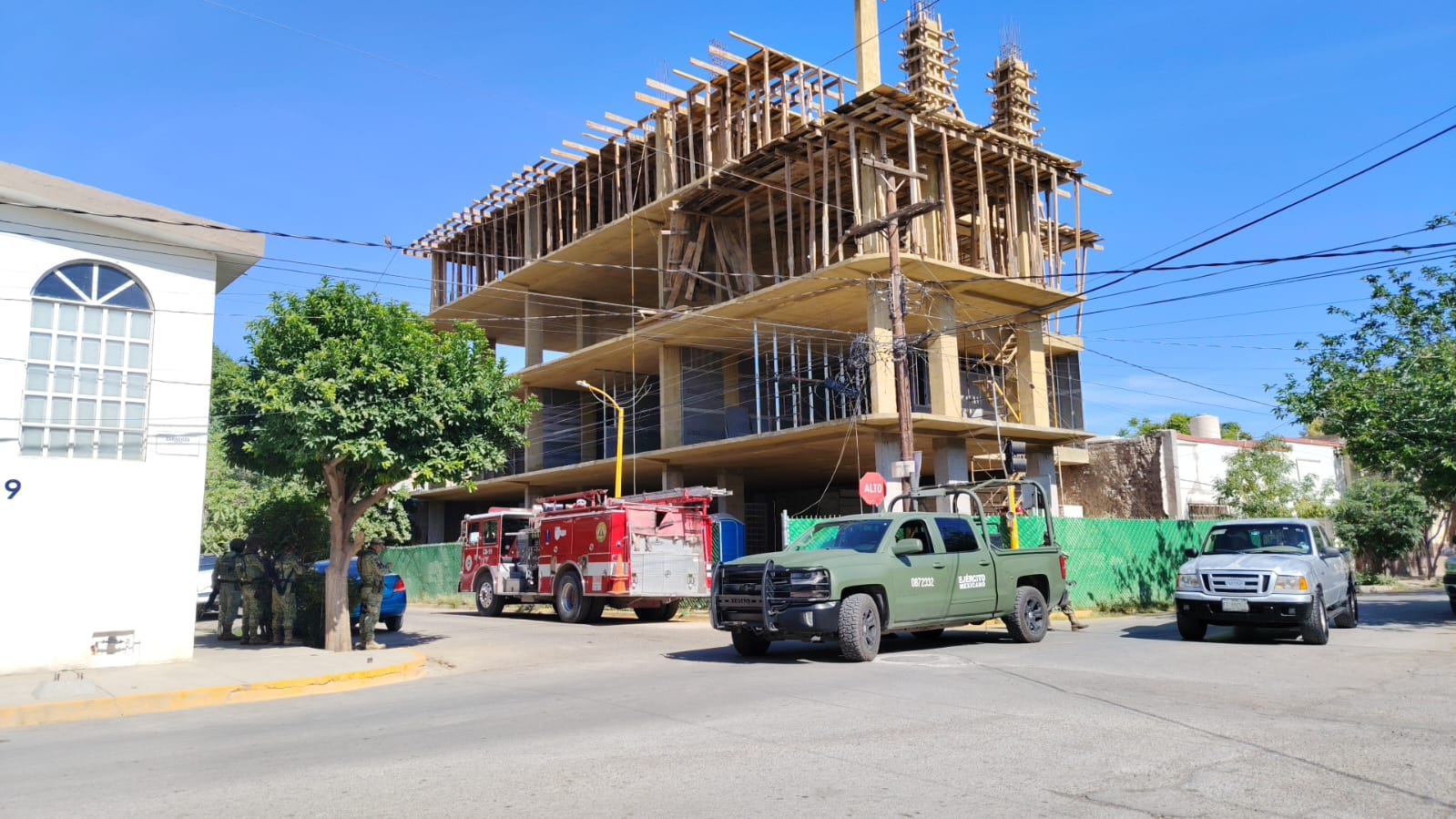 455a34c4b8b24e989d34da2c48a24338