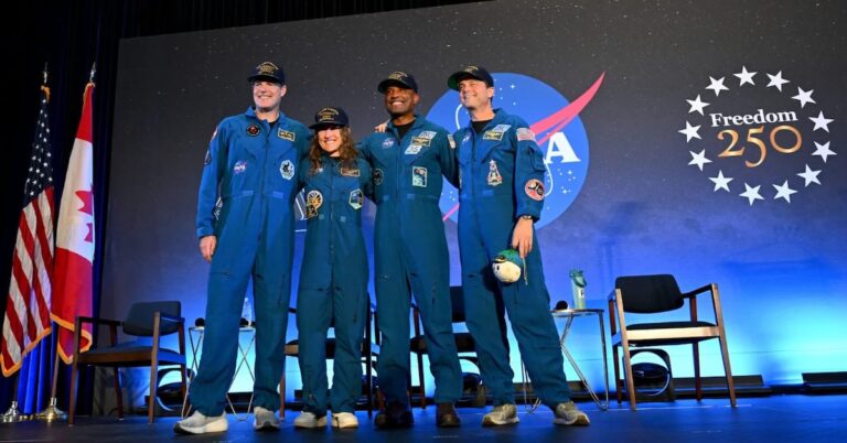 9d9de85067454066b3ab6f94eb44ee90