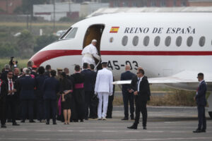 León XIV llega a Roma tras la avería del avión papal en el final de su viaje a España